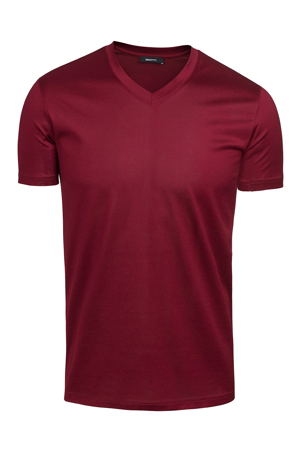 maroon t shirt